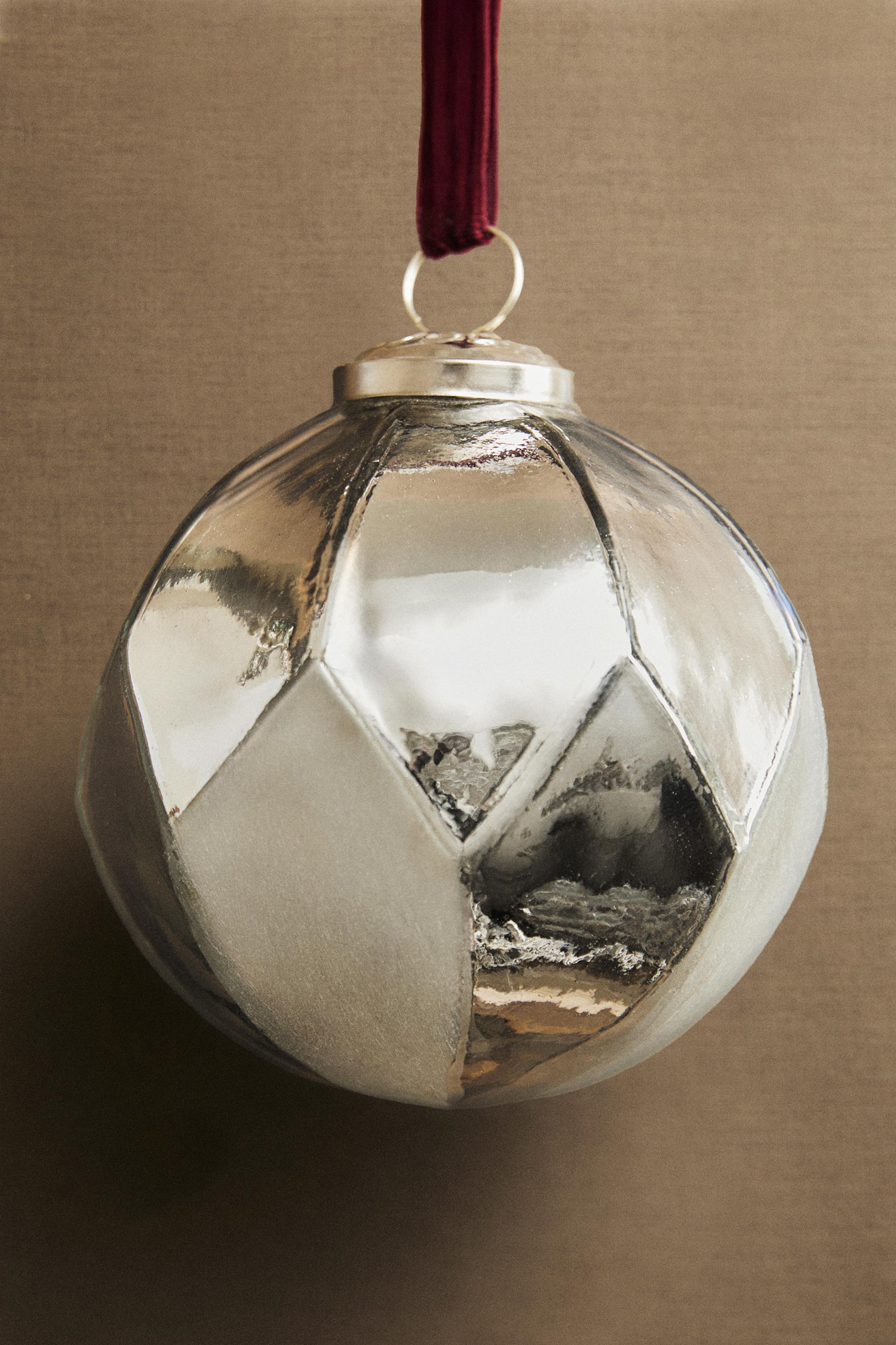 DIAMOND BALL CHRISTMAS TREE ORNAMENT